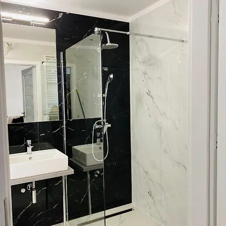 Apart111 - Garden كولوبرزيغ